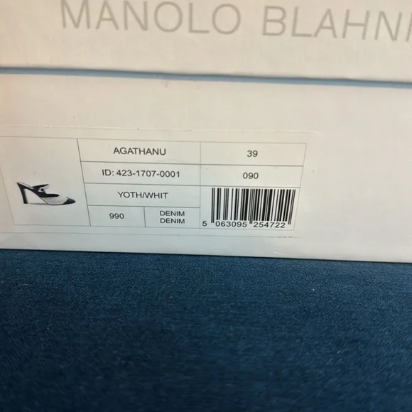 Manolo Blahnik Denim heeled mule. EUC- comes with box & 2 dust bags. - Picture 5 of 6
